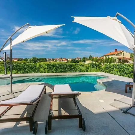 דירה Pool *