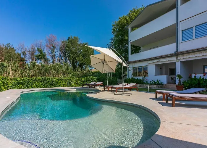 Pool Apartment Fazana